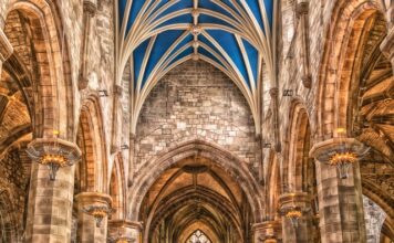 Gdzie pojechać z Edynburga?