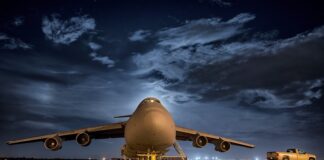 Ile się leci samolotem z Polski do Szkocji?