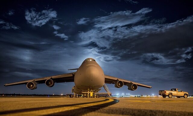 Ile się leci samolotem z Polski do Szkocji?