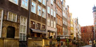 Ile się leci z Gdańska do Szkocji?