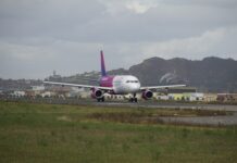 Czy Wizz Air lata do Edynburga?