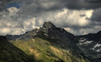 Ile osób zginęło na Świnicy?
