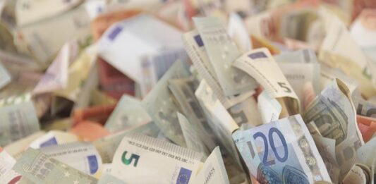 Ile gotówki można przewieźć przez granicę w UE?