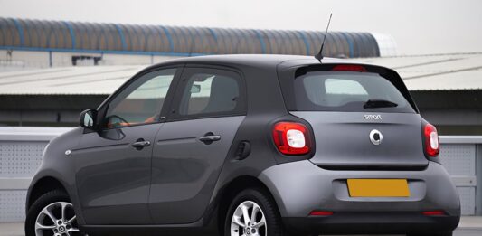 wynajem auta karta debetowa